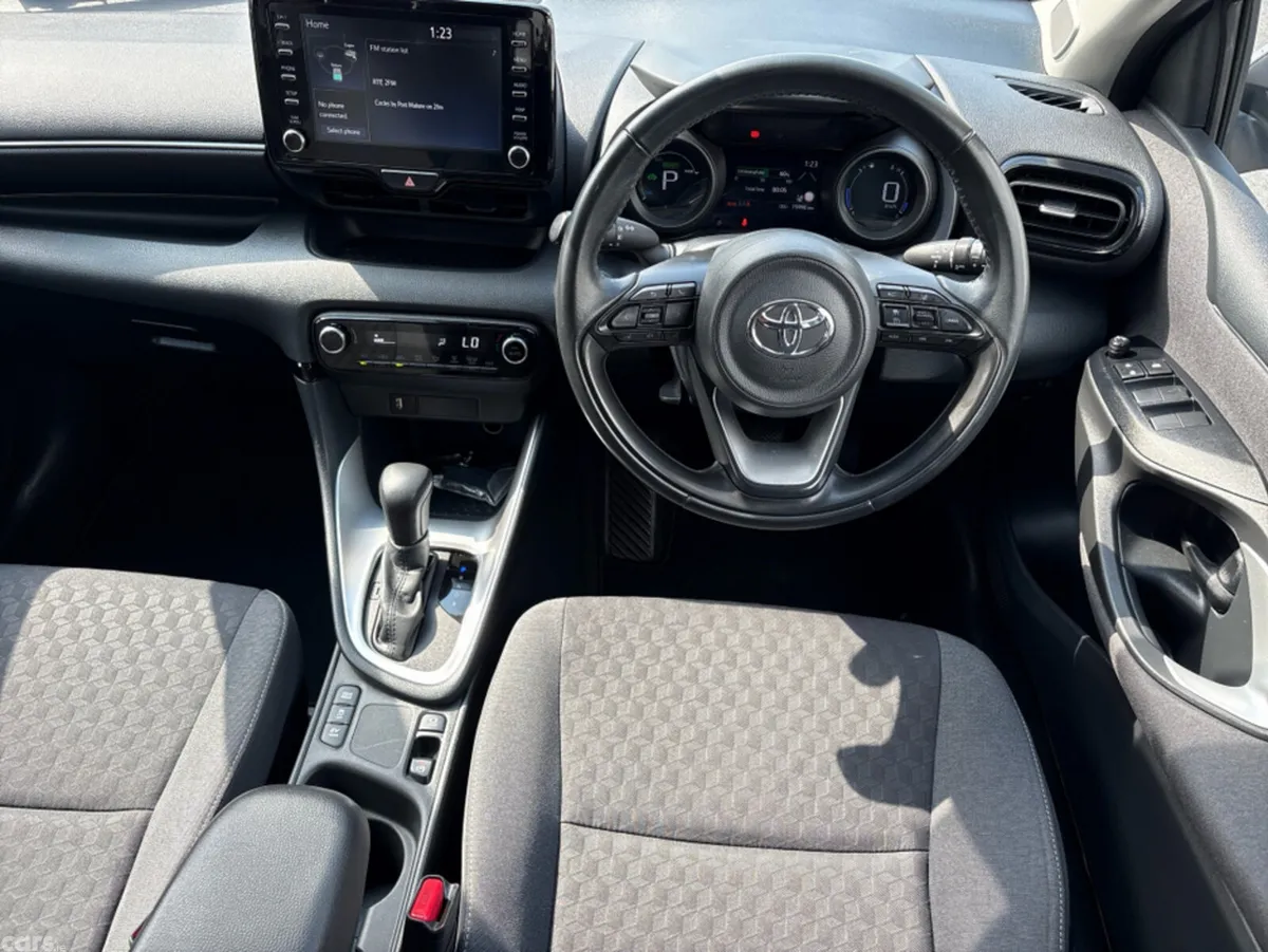 Toyota Yaris Hatchback, Petrol Hybrid, 2022, Grey