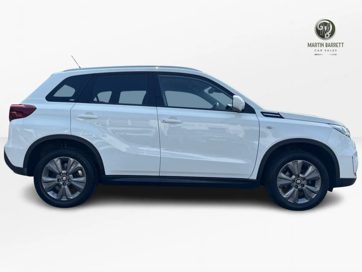 Suzuki Vitara Estate, Petrol, 2021, White