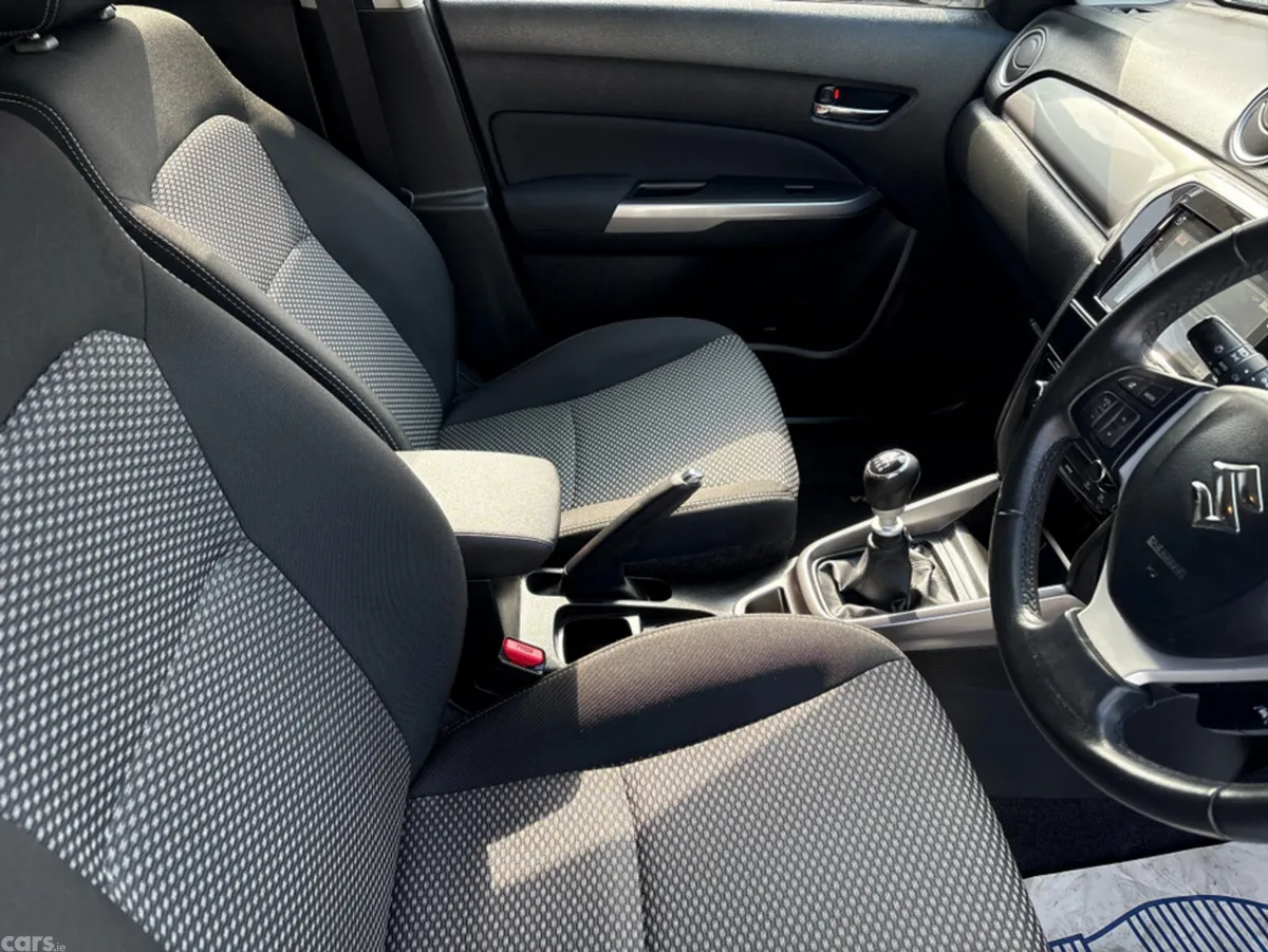 Suzuki Vitara Estate, Petrol, 2021, White