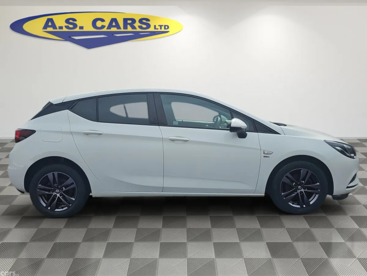Opel Astra Hatchback, Diesel, 2019, White