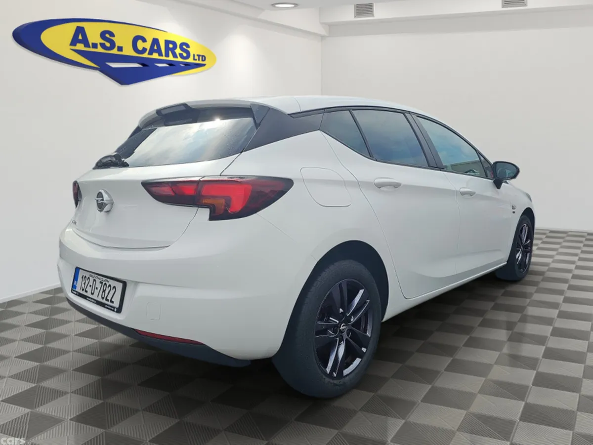 Opel Astra Hatchback, Diesel, 2019, White