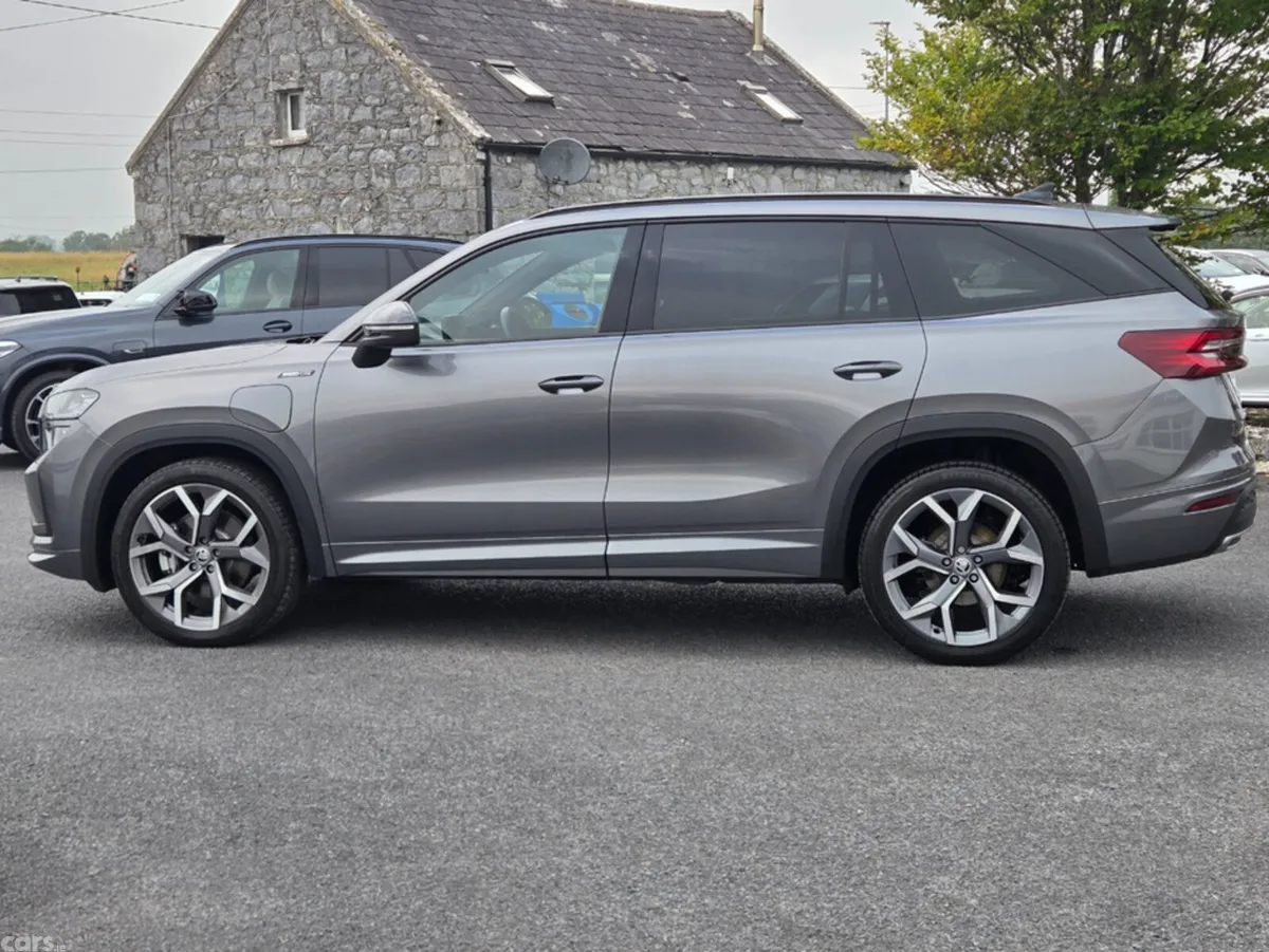 Skoda Kodiaq Estate, Petrol Plug-in Hybrid, 2025, Grey
