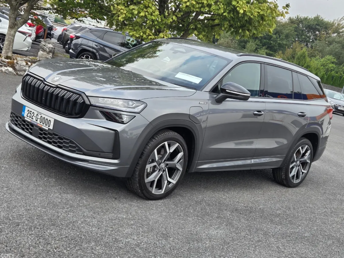 Skoda Kodiaq Estate, Petrol Plug-in Hybrid, 2025, Grey