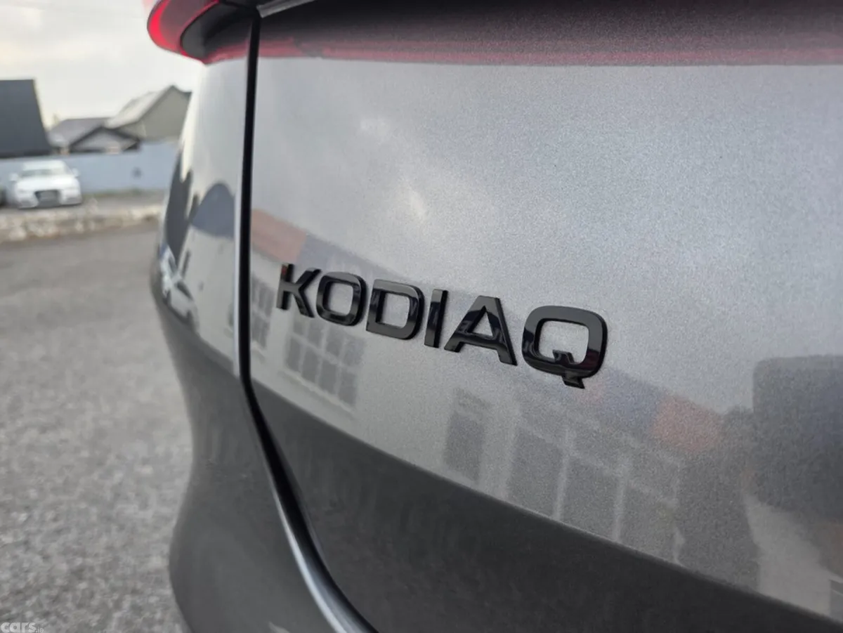 Skoda Kodiaq Estate, Petrol Plug-in Hybrid, 2025, Grey