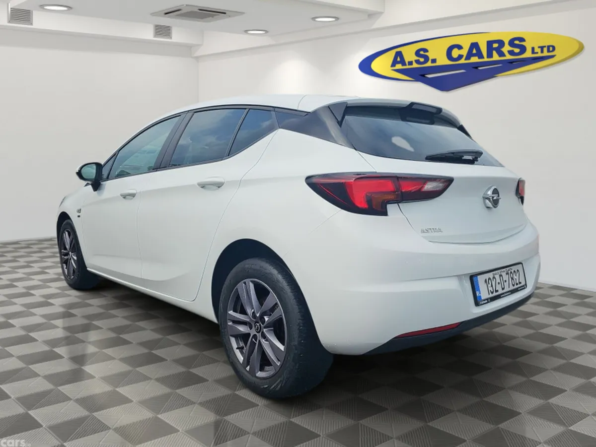 Opel Astra Hatchback, Diesel, 2019, White