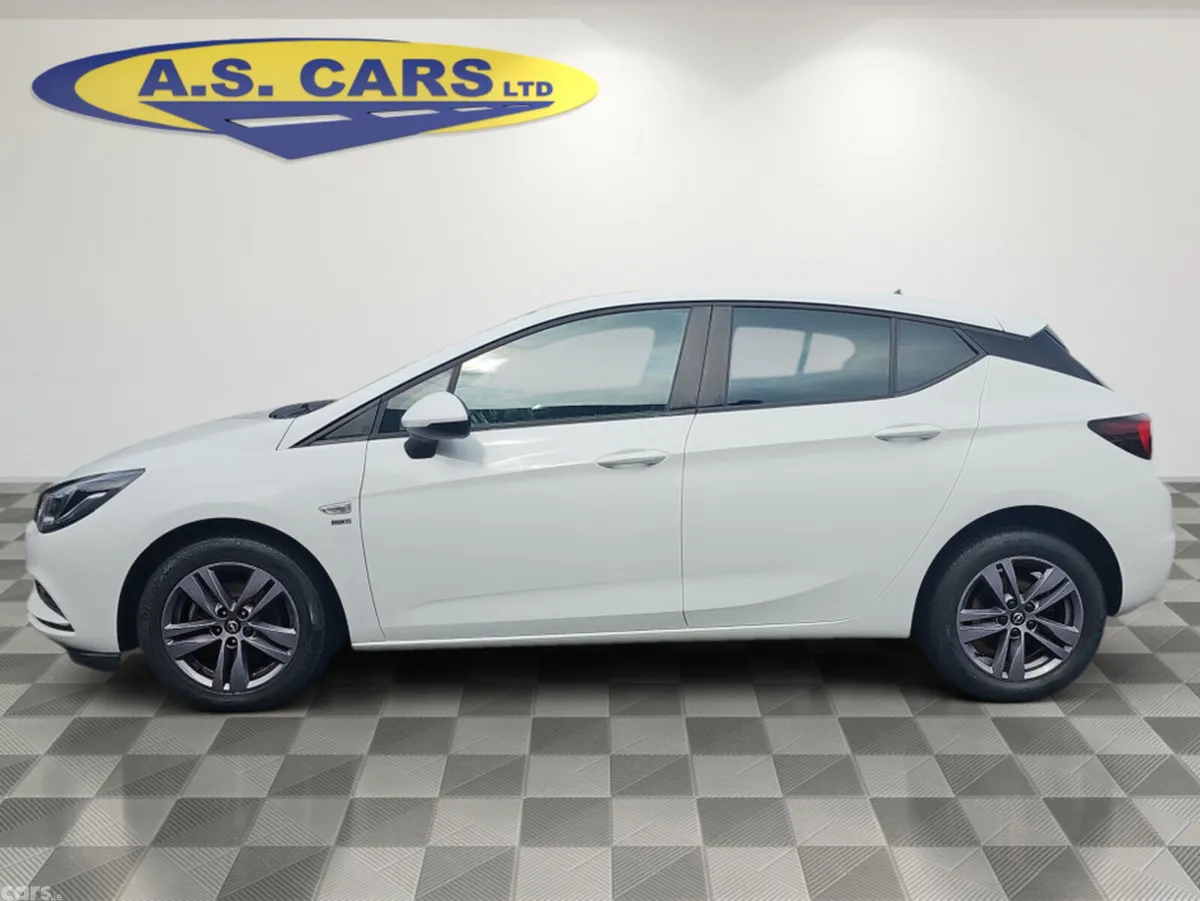 Opel Astra Hatchback, Diesel, 2019, White