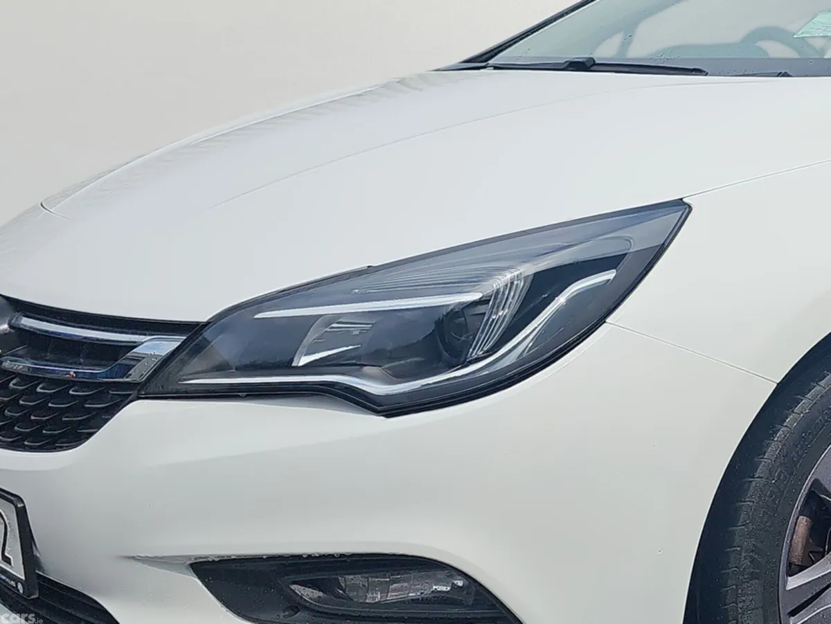 Opel Astra Hatchback, Diesel, 2019, White