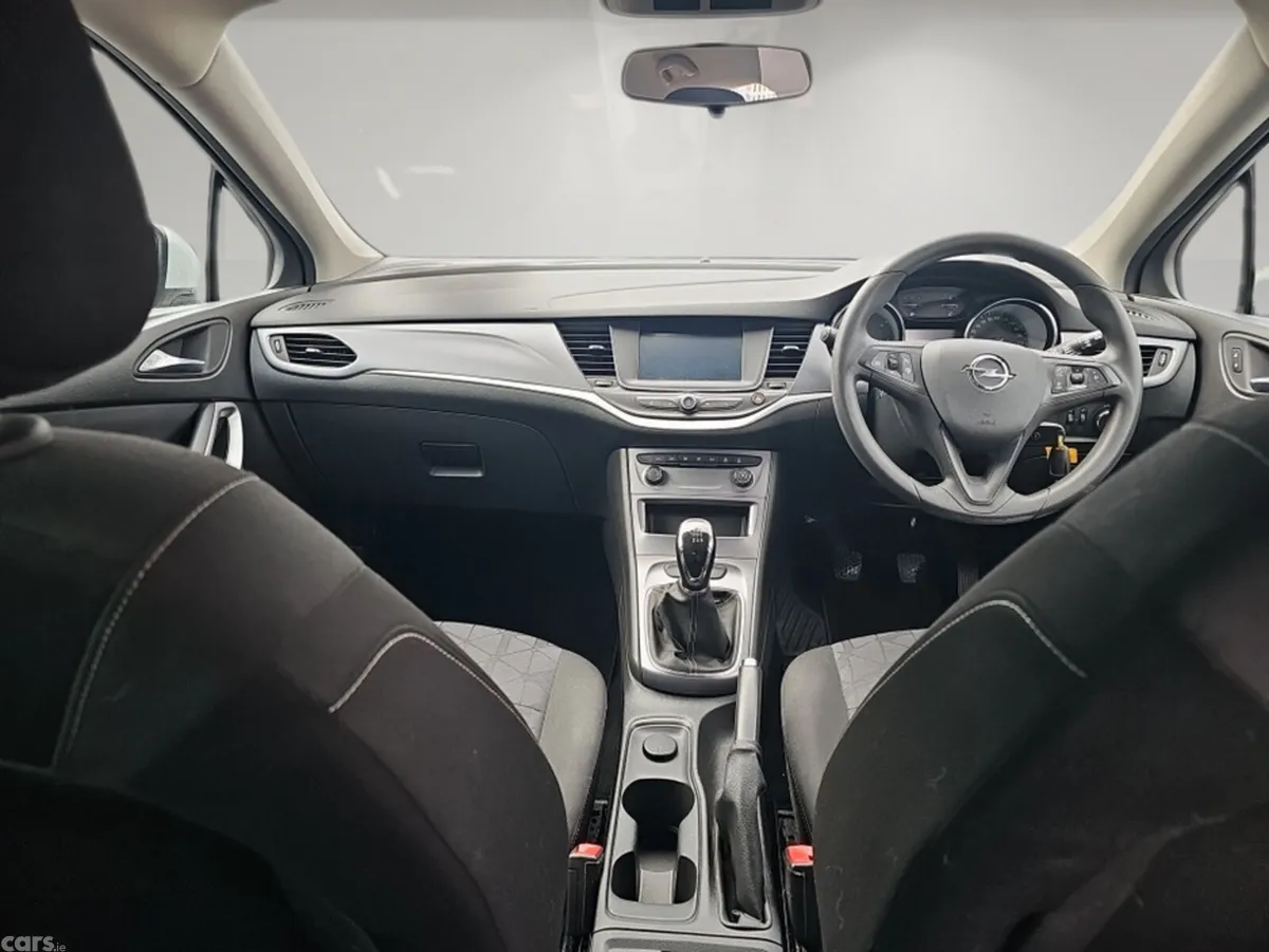 Opel Astra Hatchback, Diesel, 2019, White
