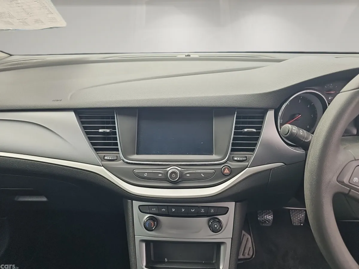 Opel Astra Hatchback, Diesel, 2019, White
