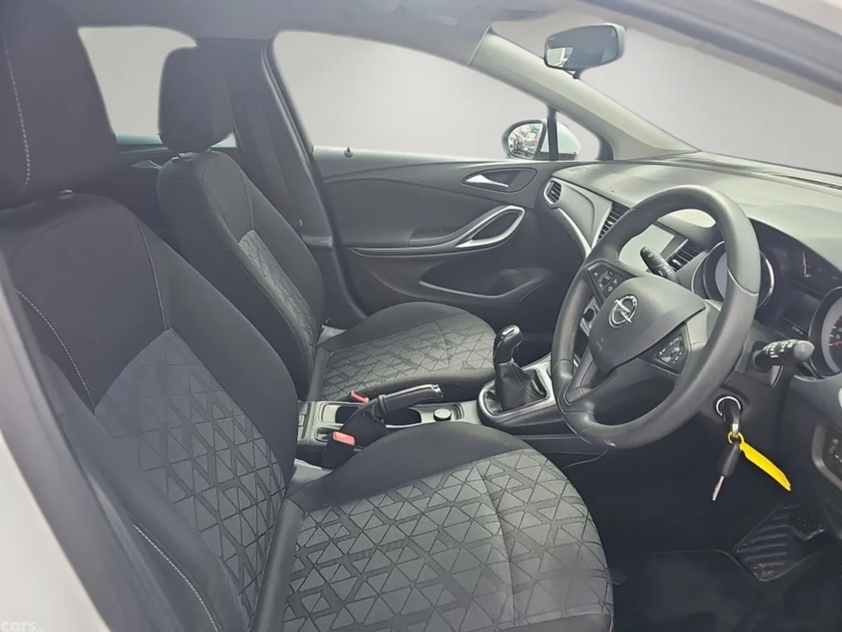 Opel Astra Hatchback, Diesel, 2019, White