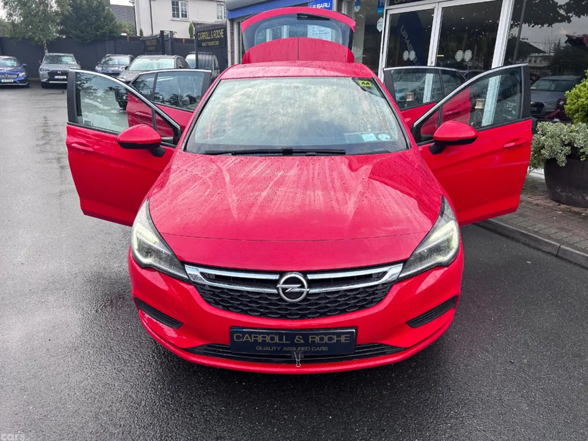 Opel Astra Hatchback, Petrol, 2017, Red
