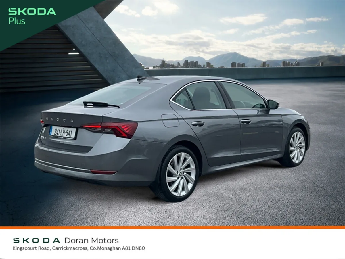 Skoda Octavia Hatchback, Diesel, 2024, Grey