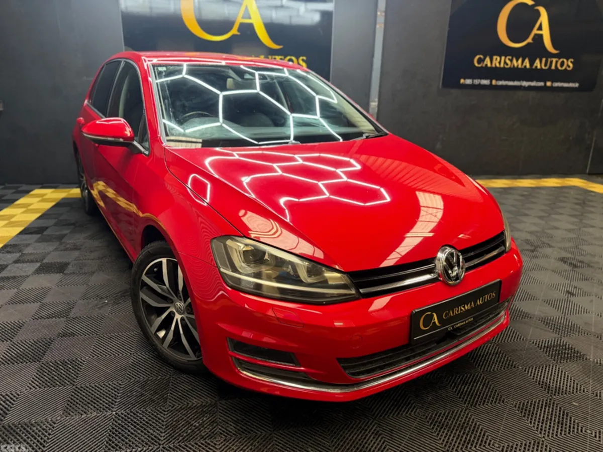 Volkswagen Golf Hatchback, Petrol, 2014, Red