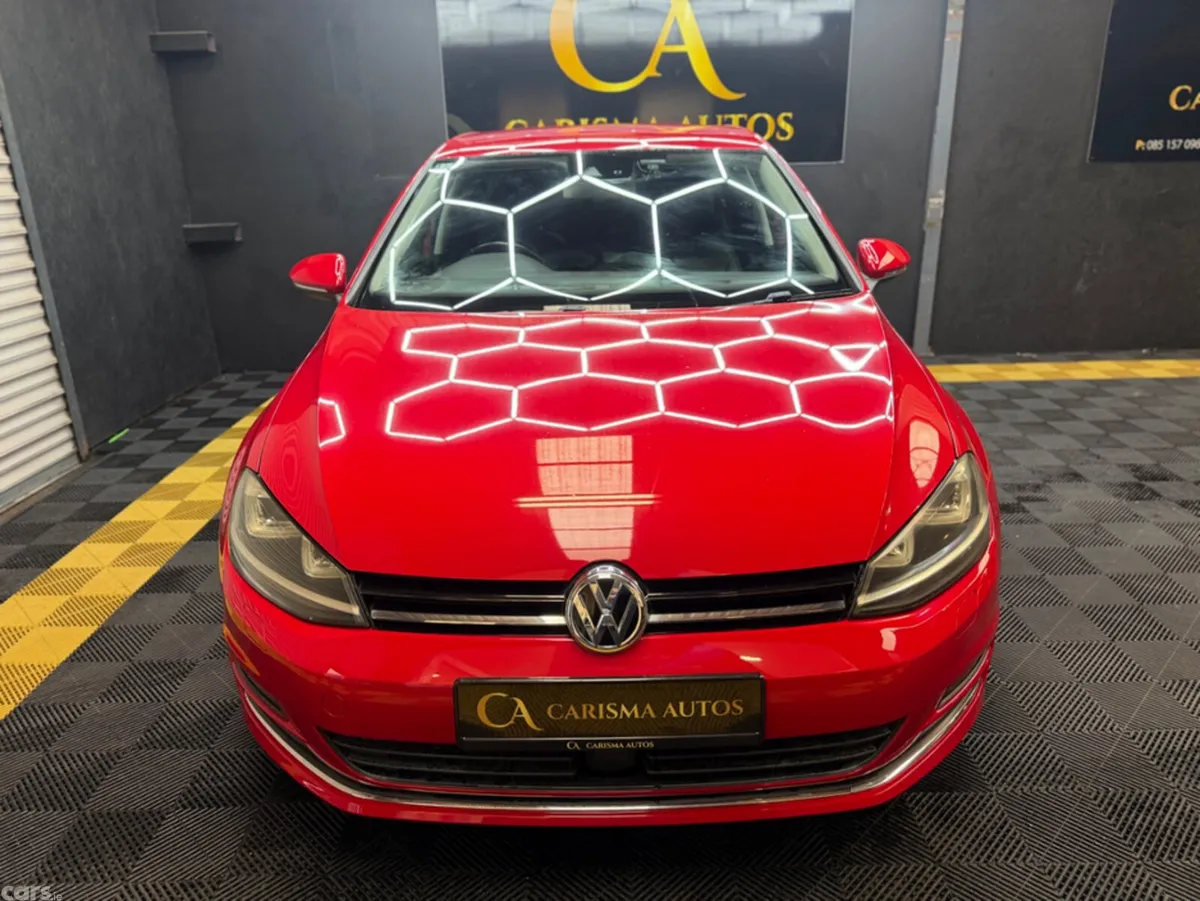 Volkswagen Golf Hatchback, Petrol, 2014, Red