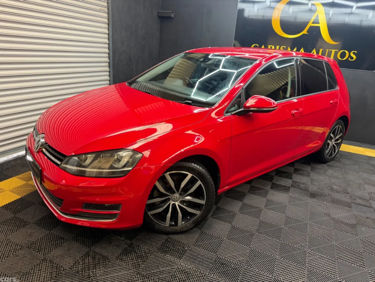 Volkswagen Golf Hatchback, Petrol, 2014, Red