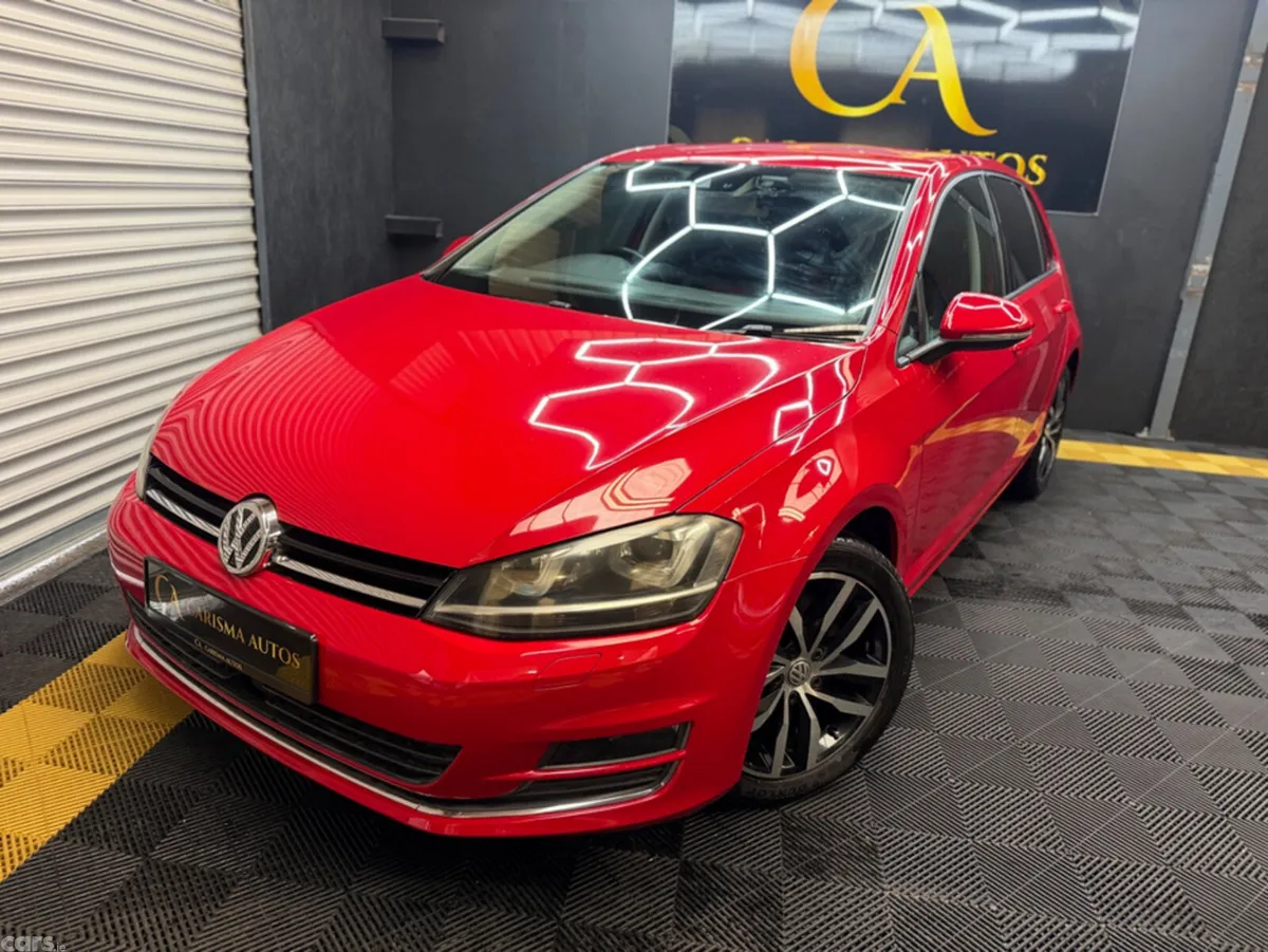 Volkswagen Golf Hatchback, Petrol, 2014, Red