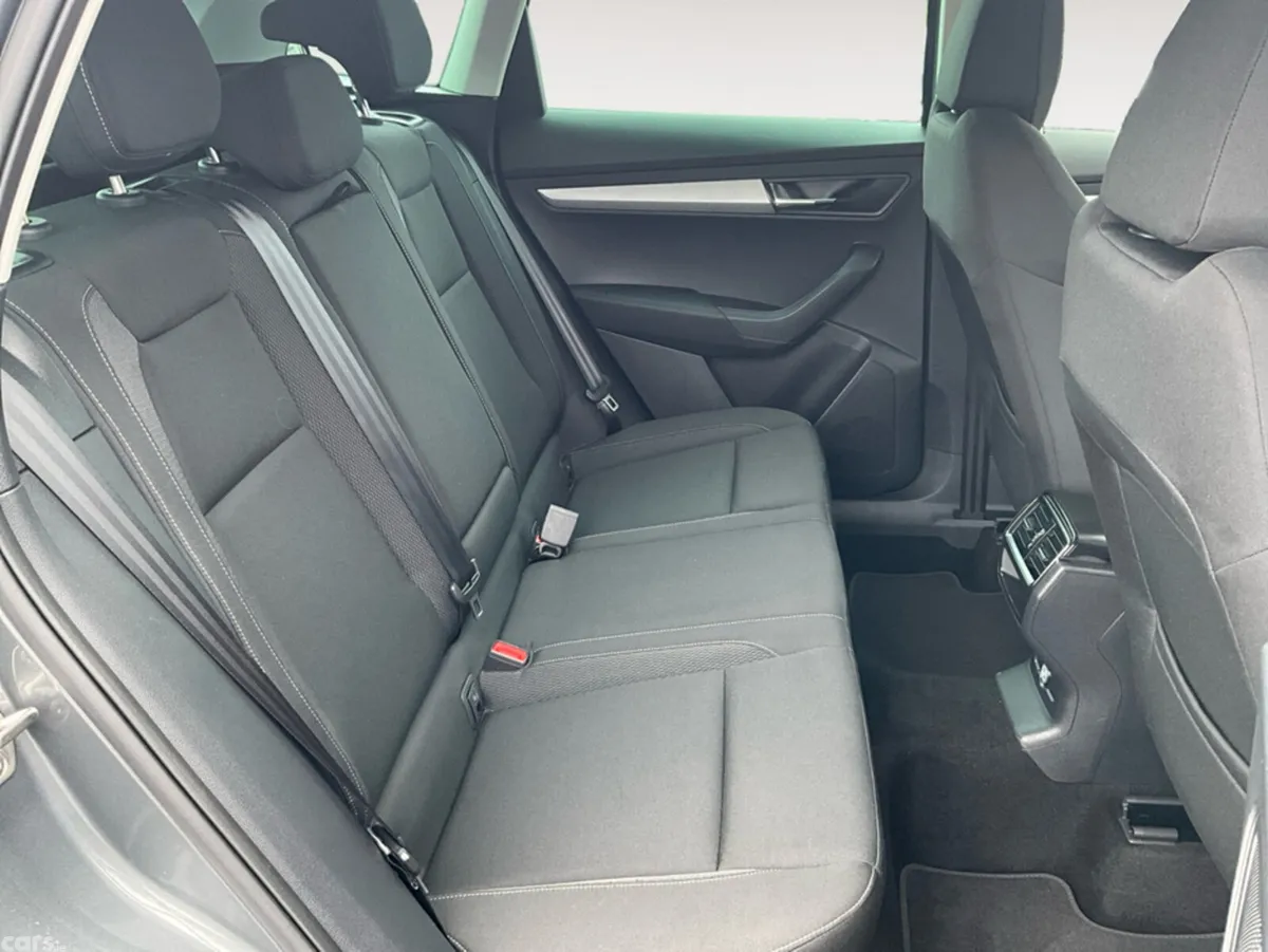 Skoda Karoq SUV, Diesel, 2023, Grey