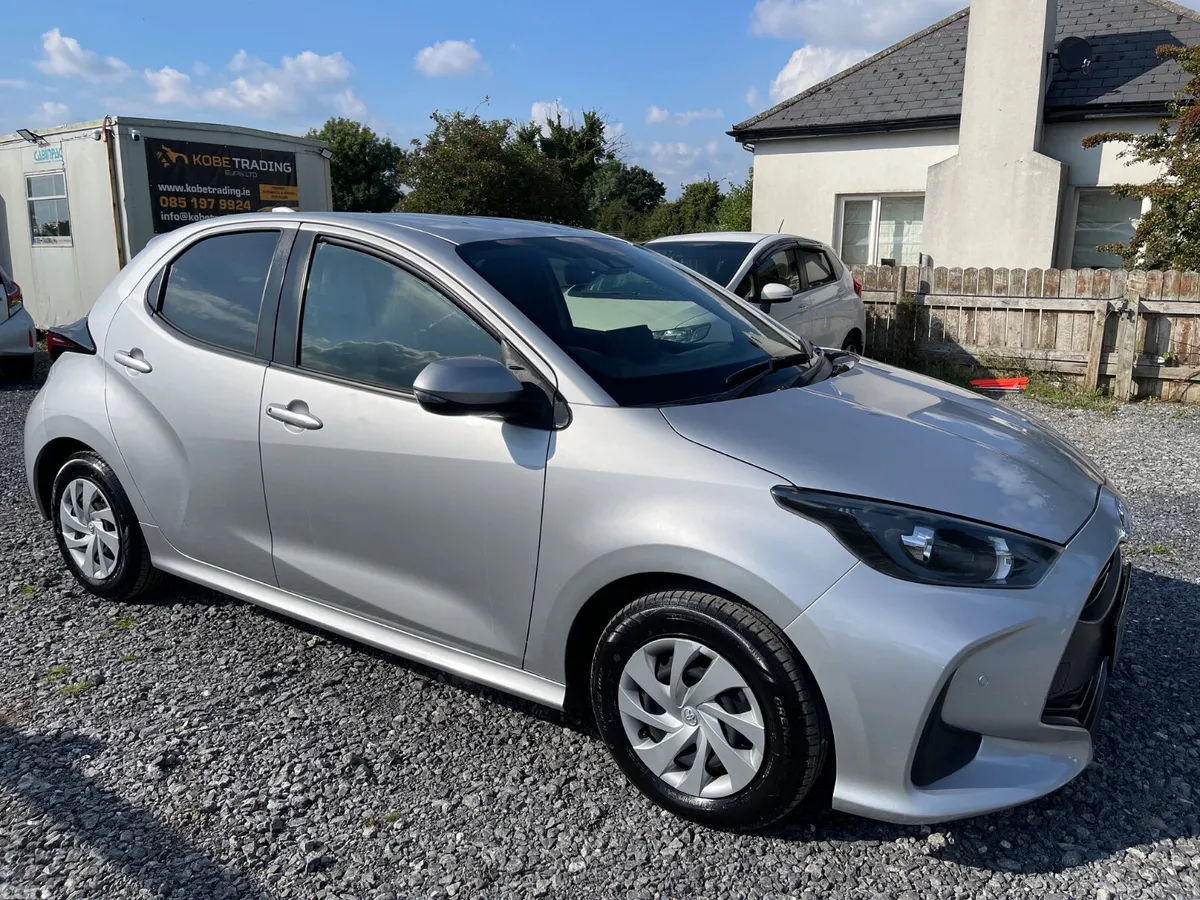 Toyota Yaris Hatchback, Petrol Hybrid, 2021, Silver
