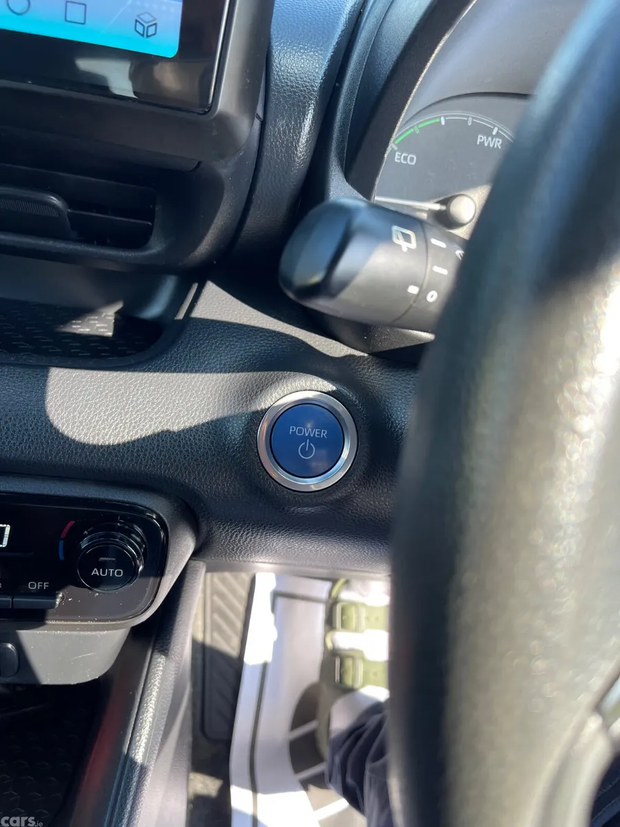 Toyota Yaris Hatchback, Petrol Hybrid, 2021, Silver