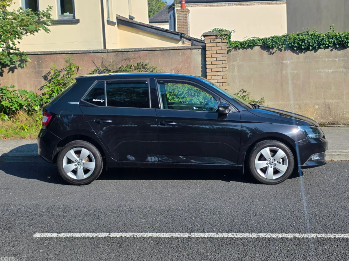 Skoda Fabia Hatchback, Petrol, 2017, Black