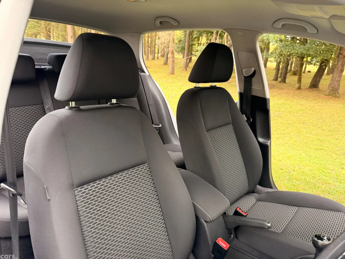 Volkswagen Golf Hatchback, Diesel, 2011, Silver