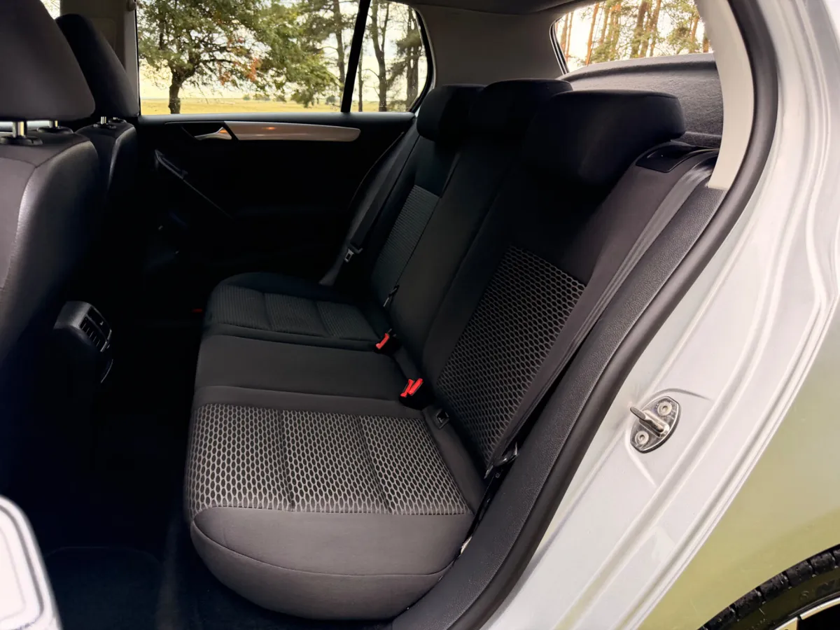 Volkswagen Golf Hatchback, Diesel, 2011, Silver