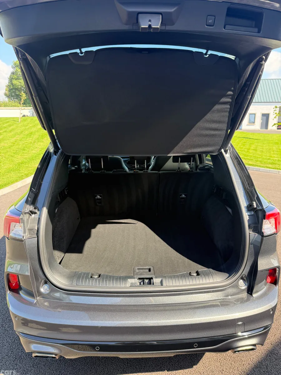 Ford Kuga SUV, Petrol Hybrid, 2023, Grey
