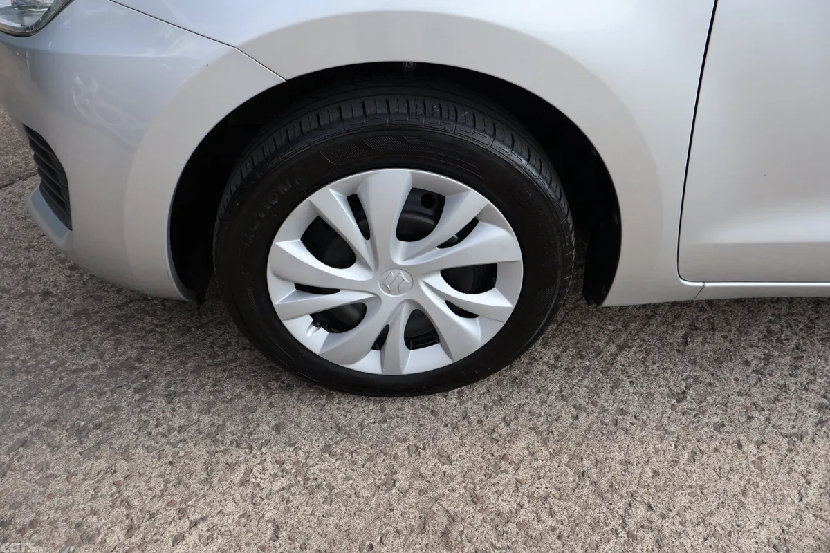 Suzuki Swift Hatchback, Petrol, 2019, Silver