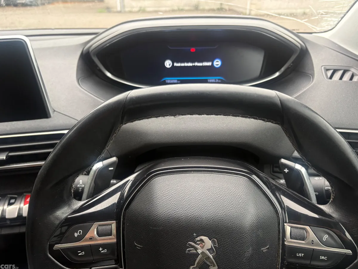 Peugeot 5008 MPV, Diesel, 2018, Grey