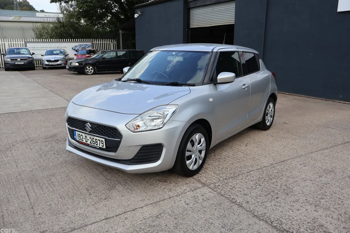 Suzuki Swift Hatchback, Petrol, 2019, Silver