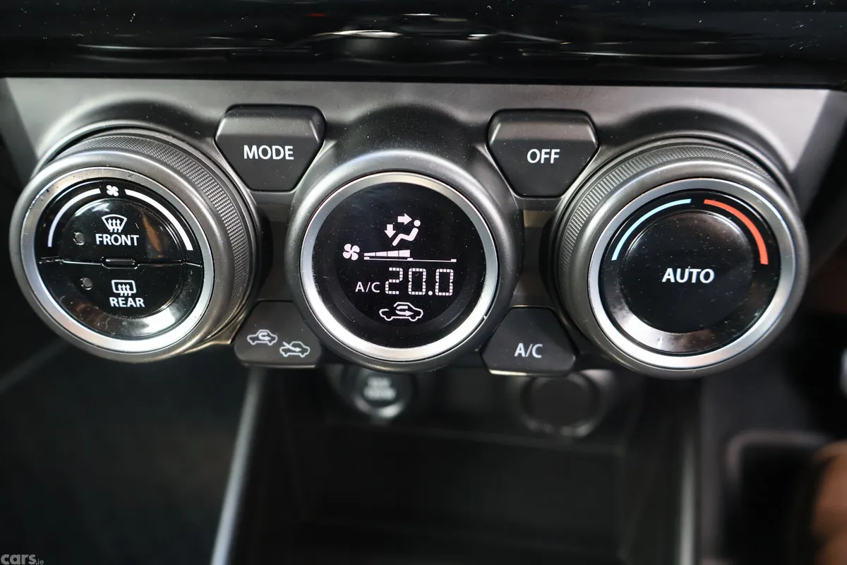 Suzuki Swift Hatchback, Petrol, 2019, Silver