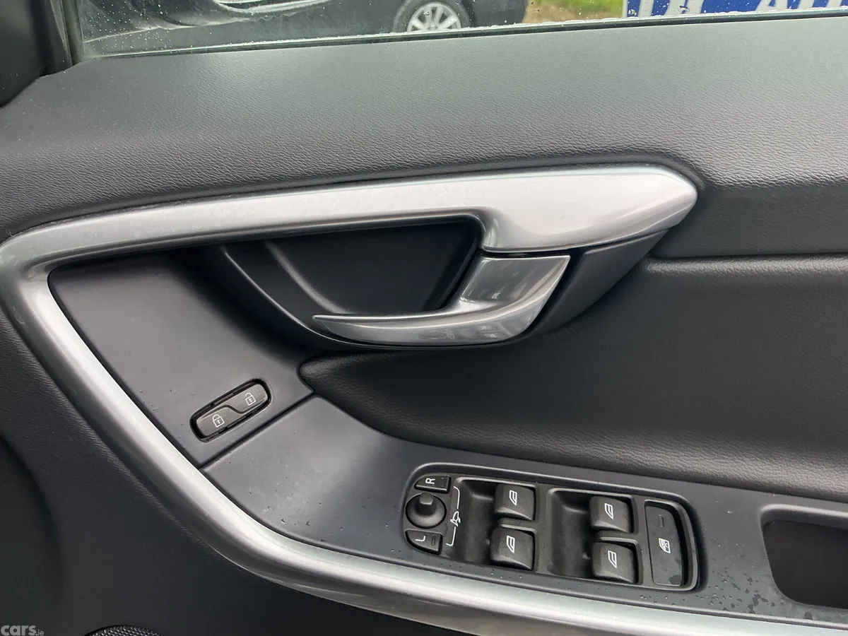 Volvo XC60 SUV, Diesel, 2017, Grey