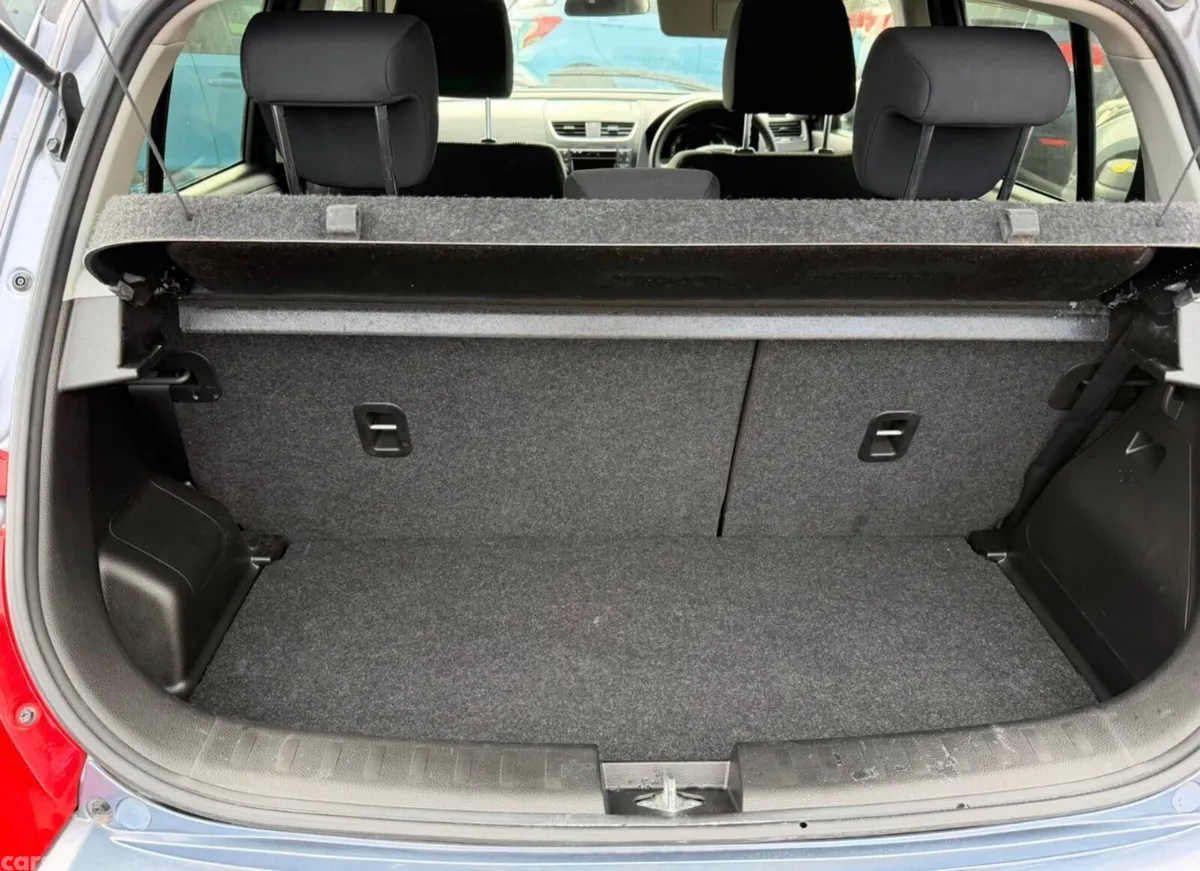 Suzuki Swift Hatchback, Petrol, 2014, Grey