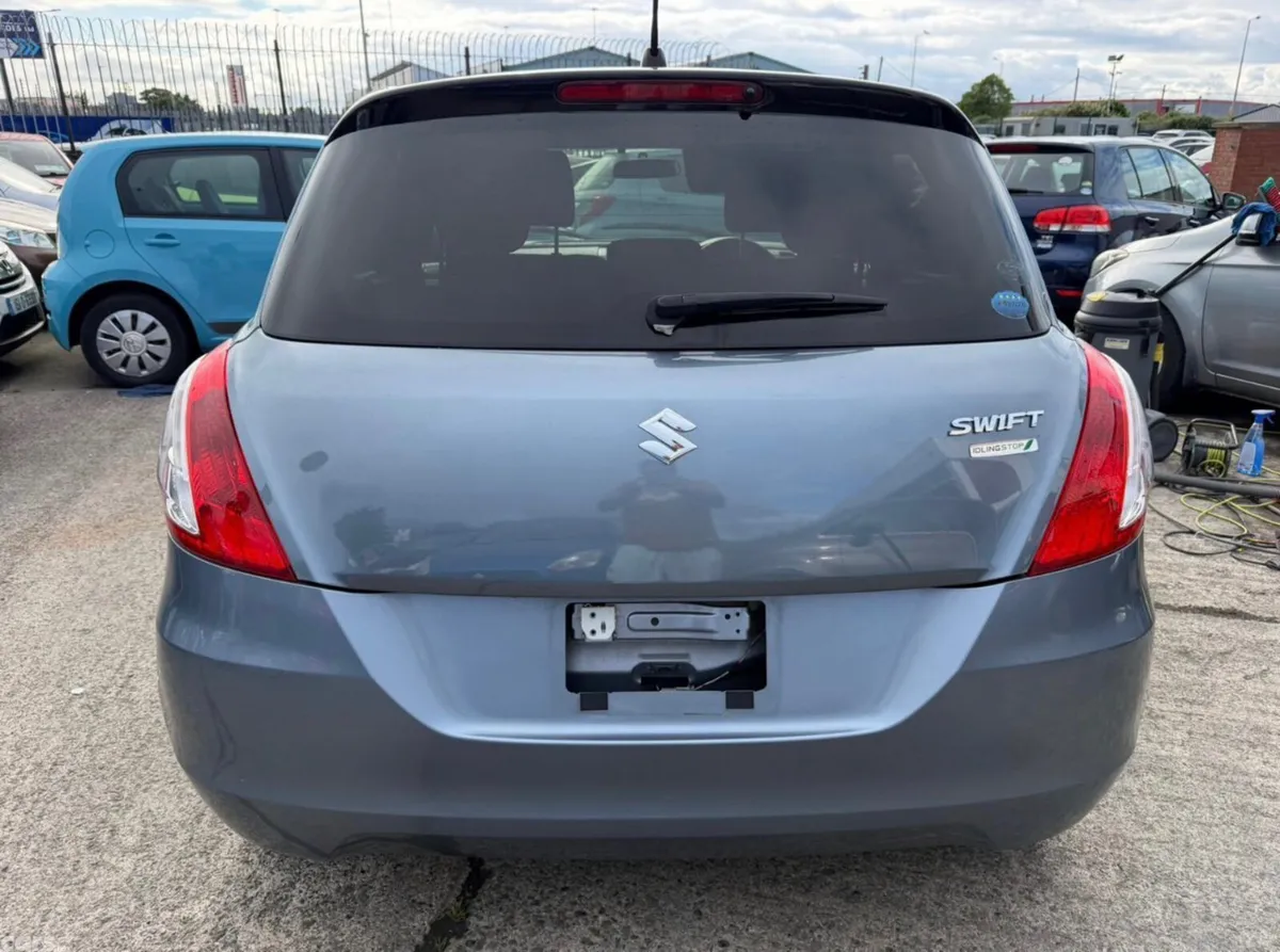 Suzuki Swift Hatchback, Petrol, 2014, Grey