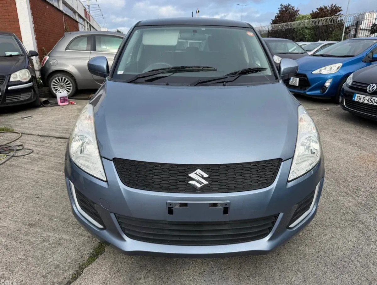 Suzuki Swift Hatchback, Petrol, 2014, Grey