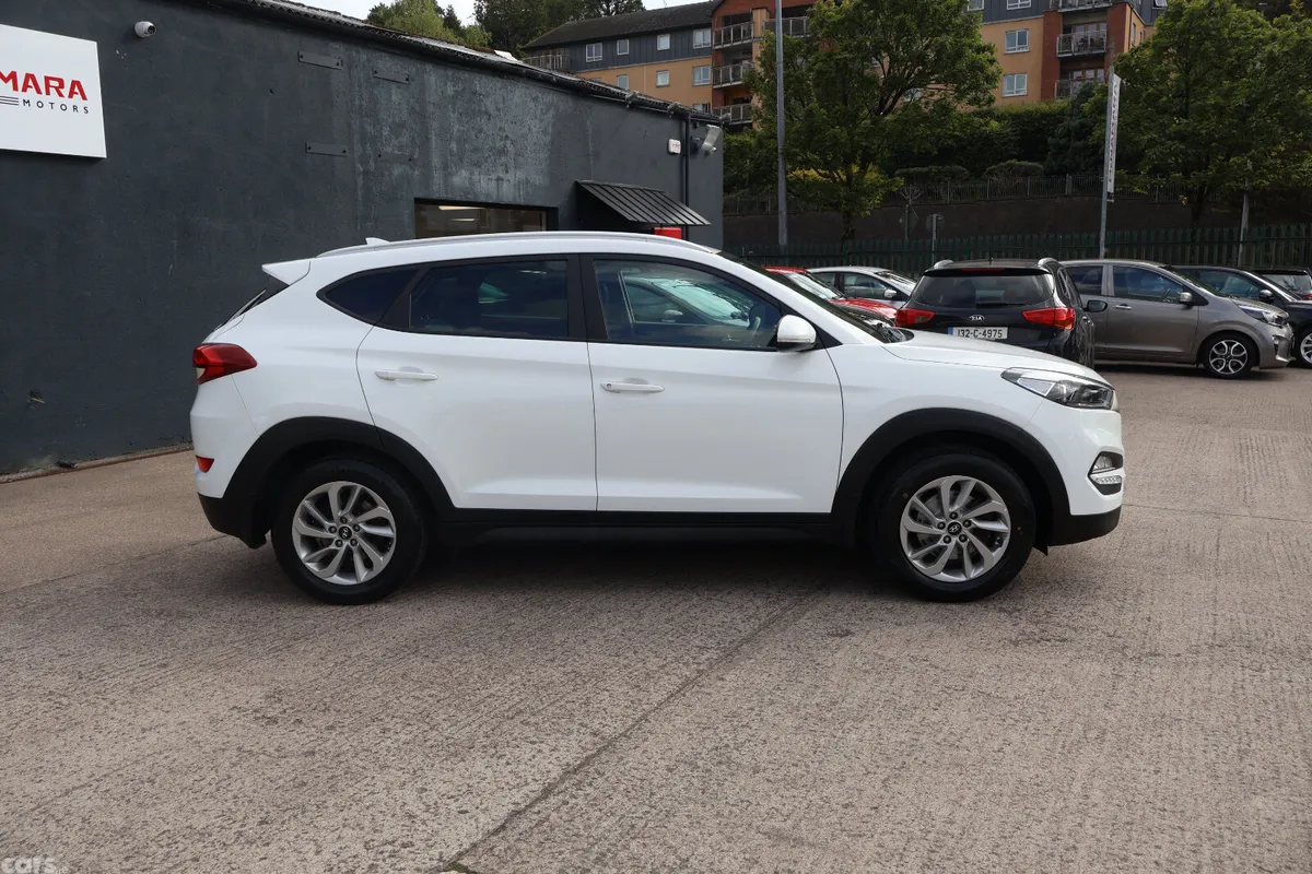 Hyundai Tucson SUV, Diesel, 2017, White