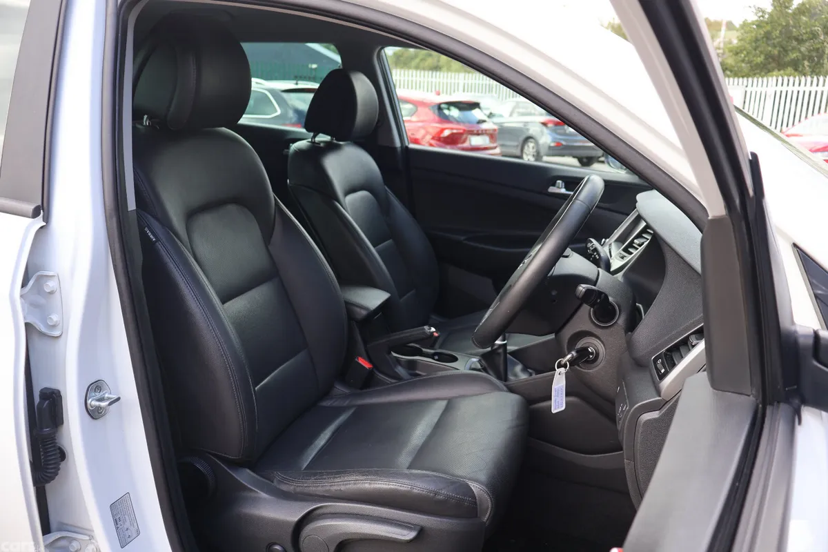 Hyundai Tucson SUV, Diesel, 2017, White