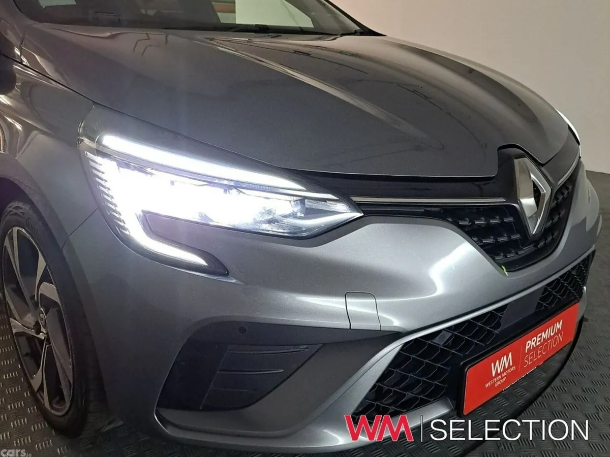 Renault Clio Hatchback, Petrol, 2023, Grey