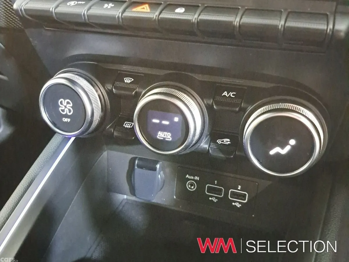 Renault Clio Hatchback, Petrol, 2023, Grey