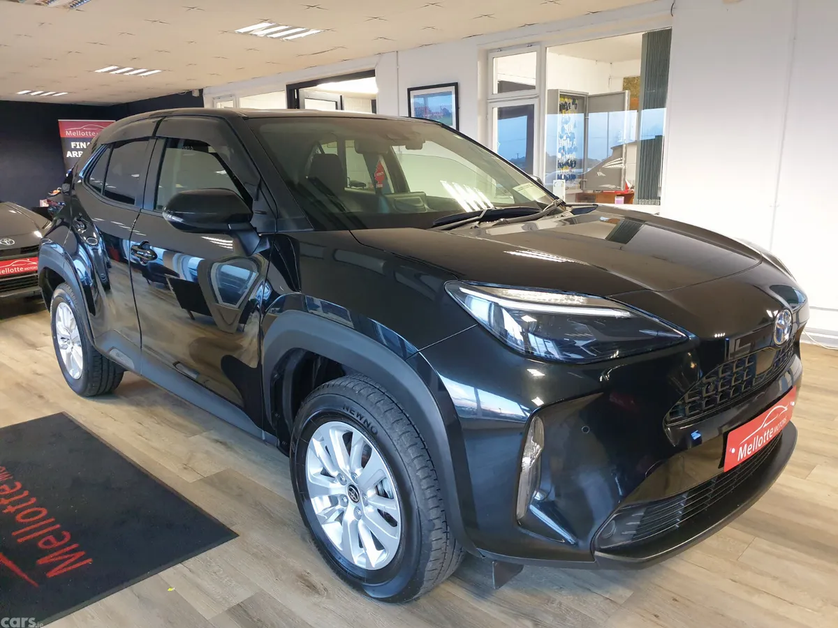 Toyota Yaris Cross Hatchback, Petrol Hybrid, 2021, Black