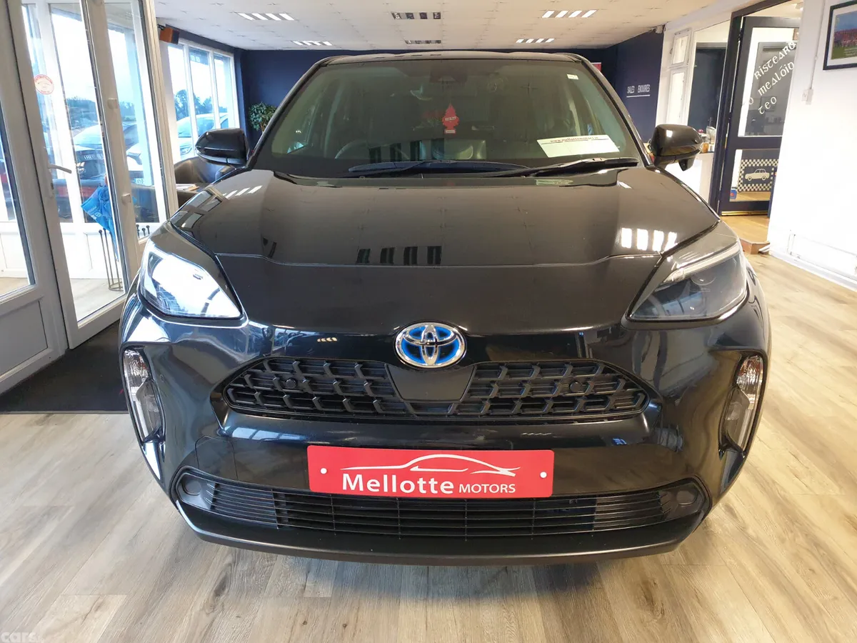 Toyota Yaris Cross Hatchback, Petrol Hybrid, 2021, Black
