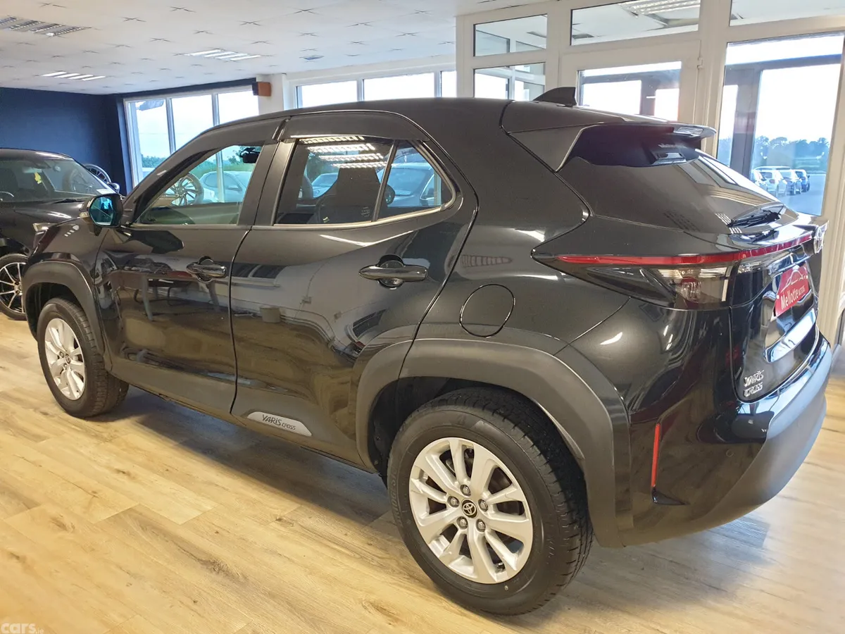 Toyota Yaris Cross Hatchback, Petrol Hybrid, 2021, Black