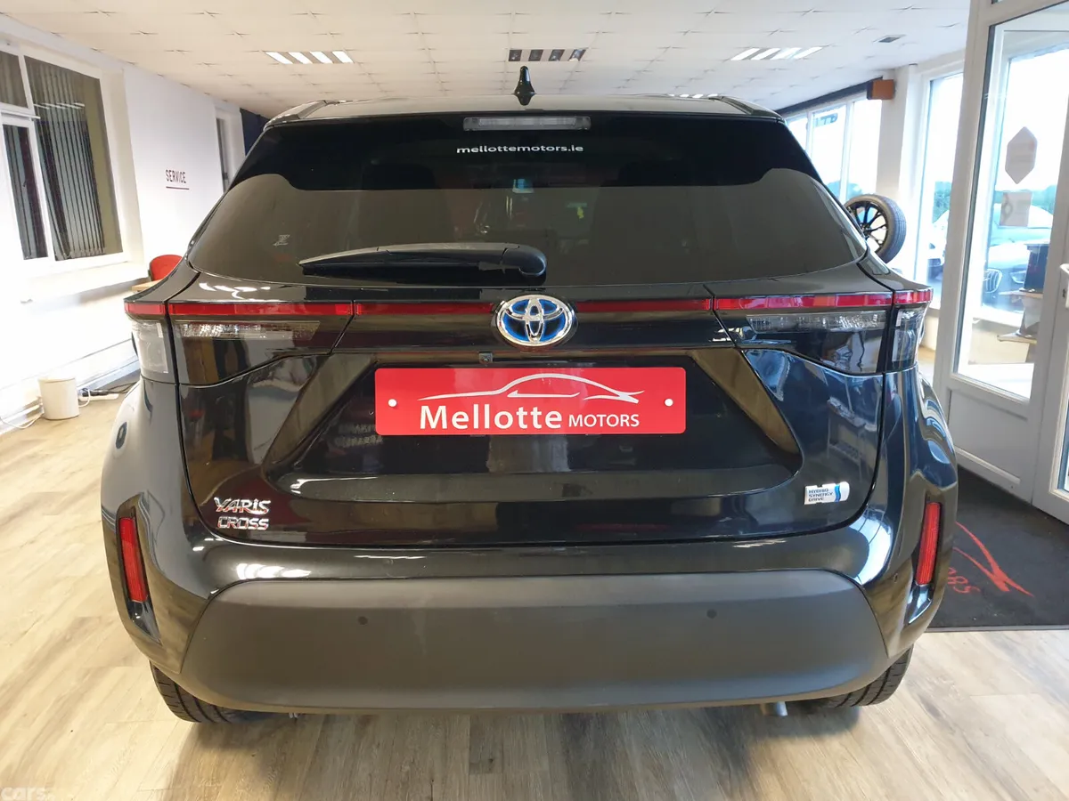 Toyota Yaris Cross Hatchback, Petrol Hybrid, 2021, Black