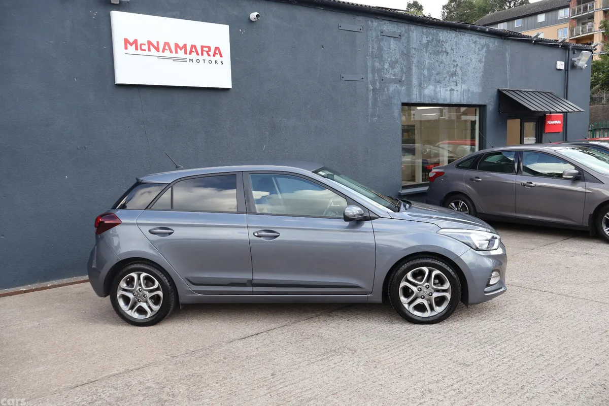 Hyundai i20 Hatchback, Petrol, 2019, Grey