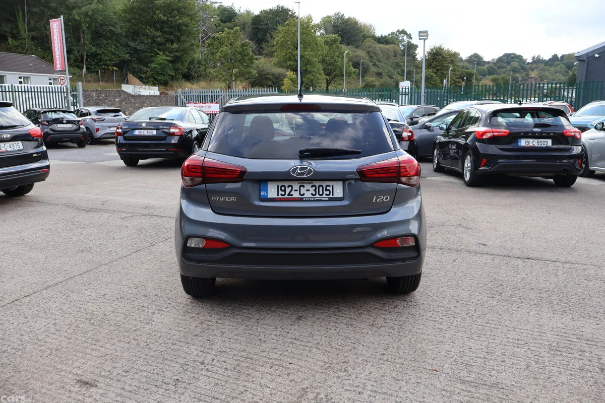 Hyundai i20 Hatchback, Petrol, 2019, Grey