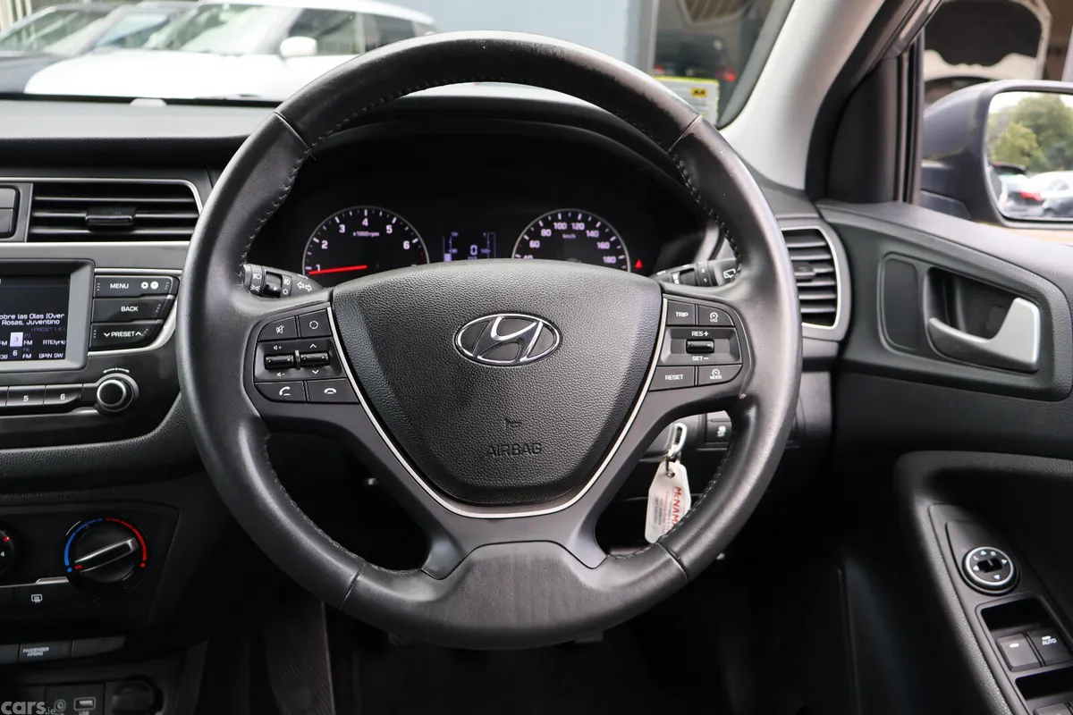 Hyundai i20 Hatchback, Petrol, 2019, Grey