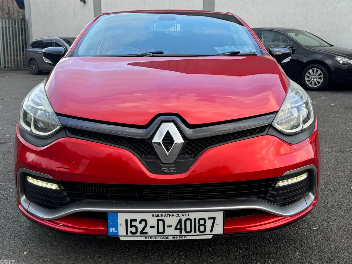 Renault Clio Hatchback, Petrol, 2015, Red