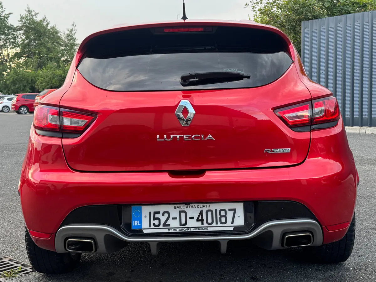 Renault Clio Hatchback, Petrol, 2015, Red