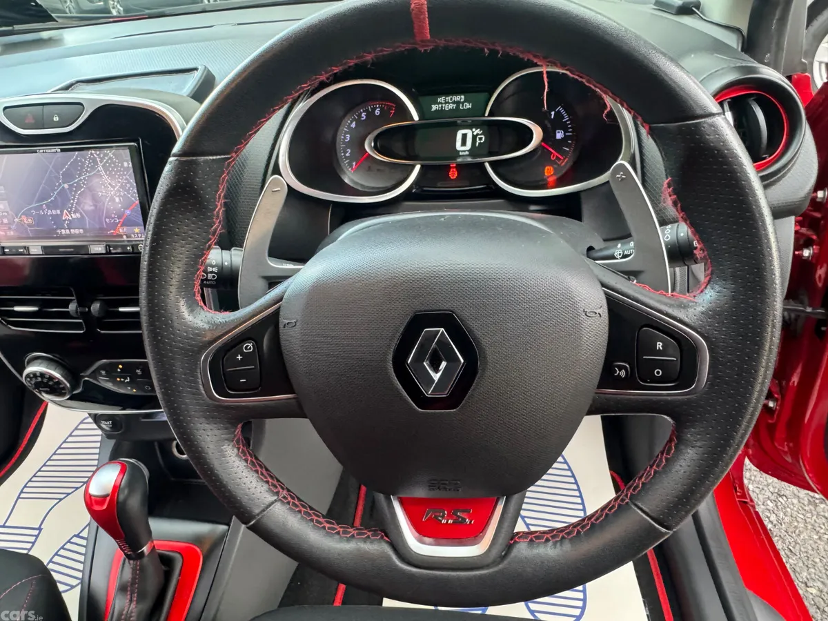 Renault Clio Hatchback, Petrol, 2015, Red