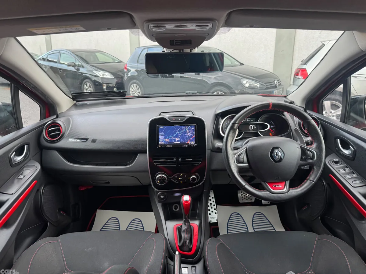 Renault Clio Hatchback, Petrol, 2015, Red